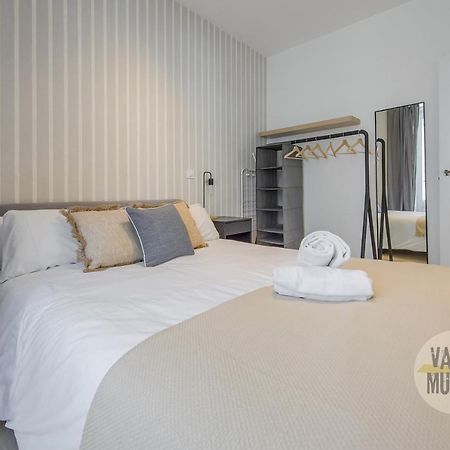 Spacious New Apartment Para 7 En La Plaza De Tirso De Molina Madrid Exteriör bild