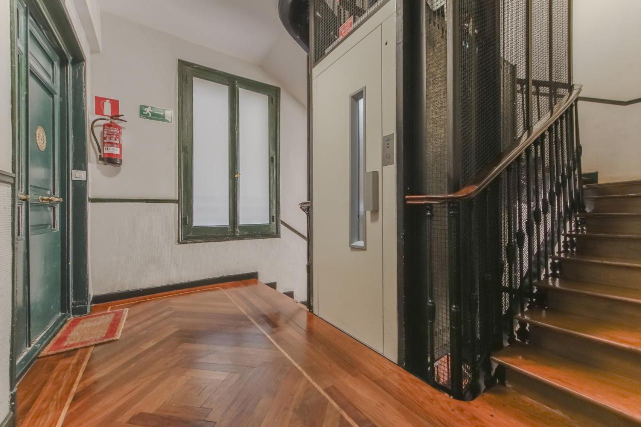 Spacious New Apartment Para 7 En La Plaza De Tirso De Molina Madrid Exteriör bild