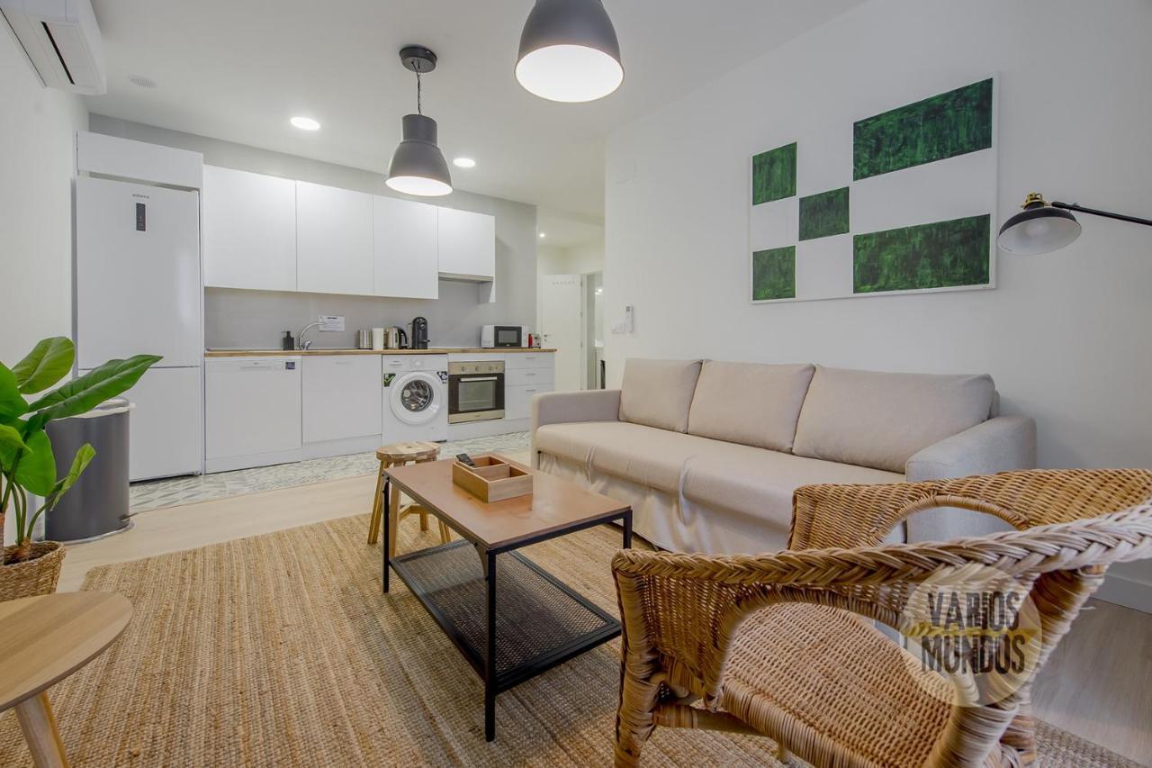 Spacious New Apartment Para 7 En La Plaza De Tirso De Molina Madrid Exteriör bild