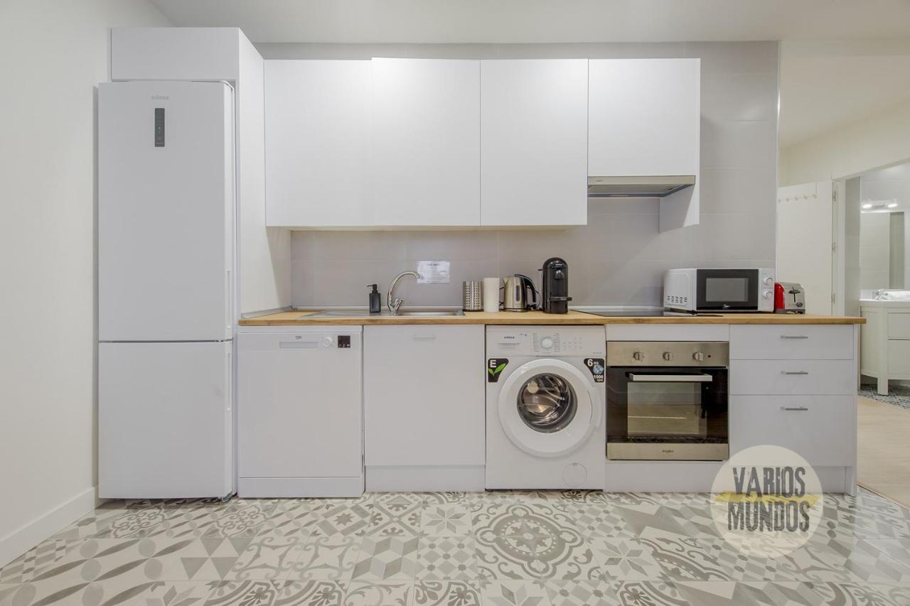 Spacious New Apartment Para 7 En La Plaza De Tirso De Molina Madrid Exteriör bild